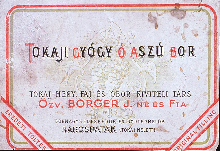 Mesélnek és nevettetnek: Tokaj régi boroscímkéi