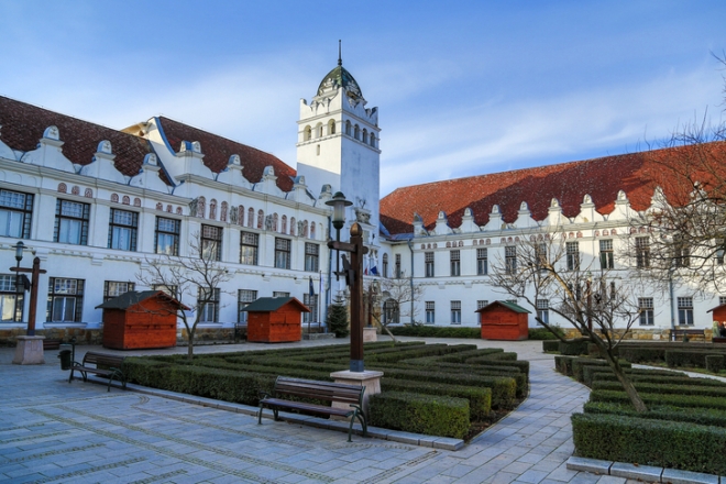 Nívós képzések, nemzetközi kapcsolatok, egyedülálló juttatások: válaszd a Tokaj-Hegyalja Egyetemet