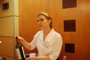 Argentín borkóstoló