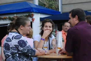 És elárasztá a tömeg...