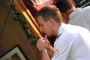 És elárasztá a tömeg...