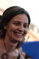 És elárasztá a tömeg...