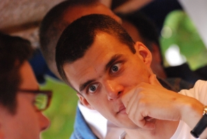 És elárasztá a tömeg...