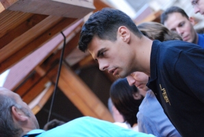 És elárasztá a tömeg...