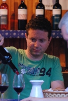 És elárasztá a tömeg...