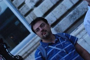 És elárasztá a tömeg...