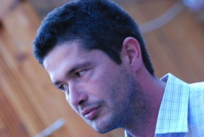 És elárasztá a tömeg...