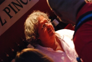 És elárasztá a tömeg...