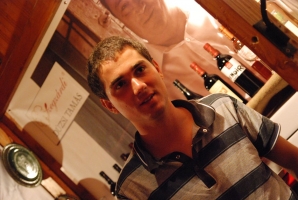 És elárasztá a tömeg...