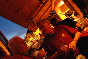 És elárasztá a tömeg...