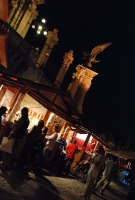 És elárasztá a tömeg...