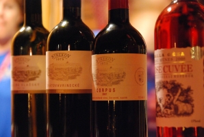 És elárasztá a tömeg...