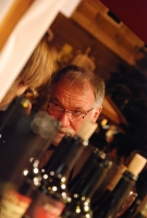 És elárasztá a tömeg...