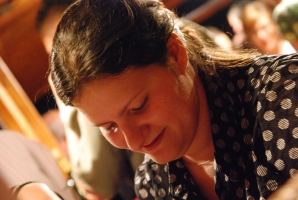 És elárasztá a tömeg...