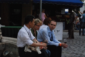 És a tömeg nem csökken... (folytatás a Budai várból)