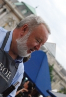 És a tömeg nem csökken... (folytatás a Budai várból)