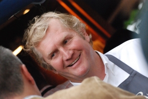 És a tömeg nem csökken... (folytatás a Budai várból)