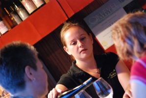 És a tömeg nem csökken... (folytatás a Budai várból)