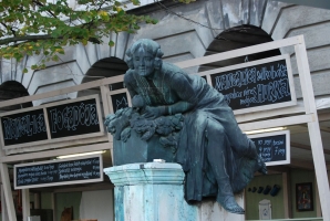 Erősítés italból és kolbászból