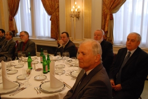 60 bort jutalmaztak idén