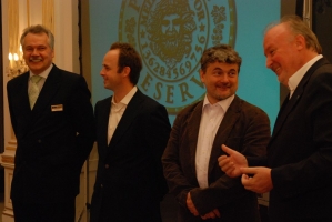 60 bort jutalmaztak idén