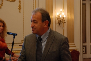 60 bort jutalmaztak idén