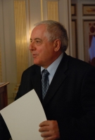 60 bort jutalmaztak idén