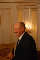 60 bort jutalmaztak idén