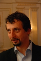 60 bort jutalmaztak idén