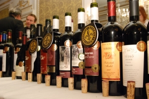 60 bort jutalmaztak idén