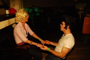 Szőlőfürt lufiból