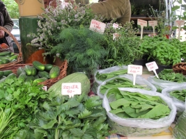 Képek egy Balaton parti piacról