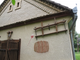 Györköny szőlősorai közt