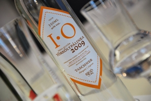 Amiből a pohár készül