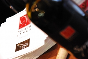 Gizella és Németh János a Vinoport Borbárban