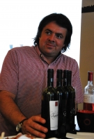 Gizella és Németh János a Vinoport Borbárban