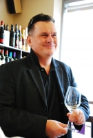 Gizella és Németh János a Vinoport Borbárban