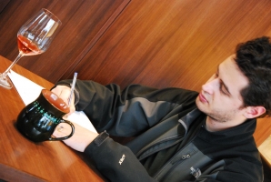 Gizella és Németh János a Vinoport Borbárban