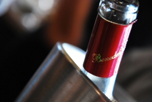 Benedek-Kvassay Borpremier a Vinoport Borbárban