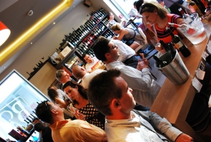 Benedek-Kvassay Borpremier a Vinoport Borbárban