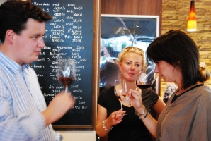 Etyeki Kúria - Hagymási Bor-premier a Vinoport Borbárban