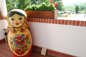 Művészi hordók a Vylyannál