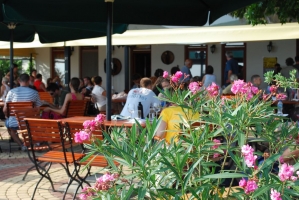 Művészi hordók a Vylyannál