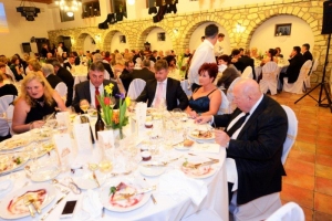 Jubileumi bál dűlőszelektált furmintokkal