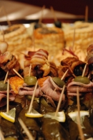 Závada Pál felolvasóestje Vylyan borokkal