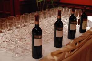 Závada Pál felolvasóestje Vylyan borokkal