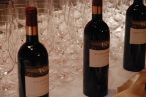 Závada Pál felolvasóestje Vylyan borokkal