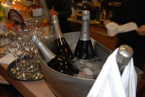 Fél évesek vagyunk