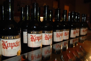 Fél évesek vagyunk