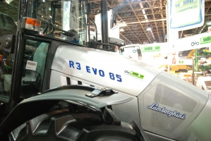 Fél évesek vagyunk